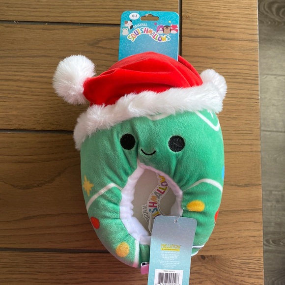 Squishmallows Other - NWT SQUISHMALLOW SLIPPERS
